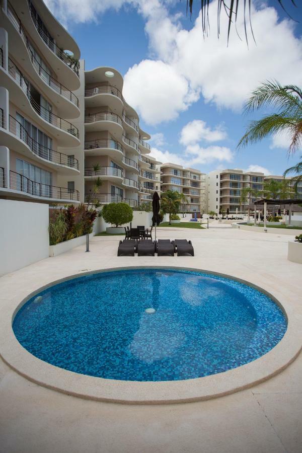 Large&Modern Apartment With Private Terrace كانكون المظهر الخارجي الصورة
